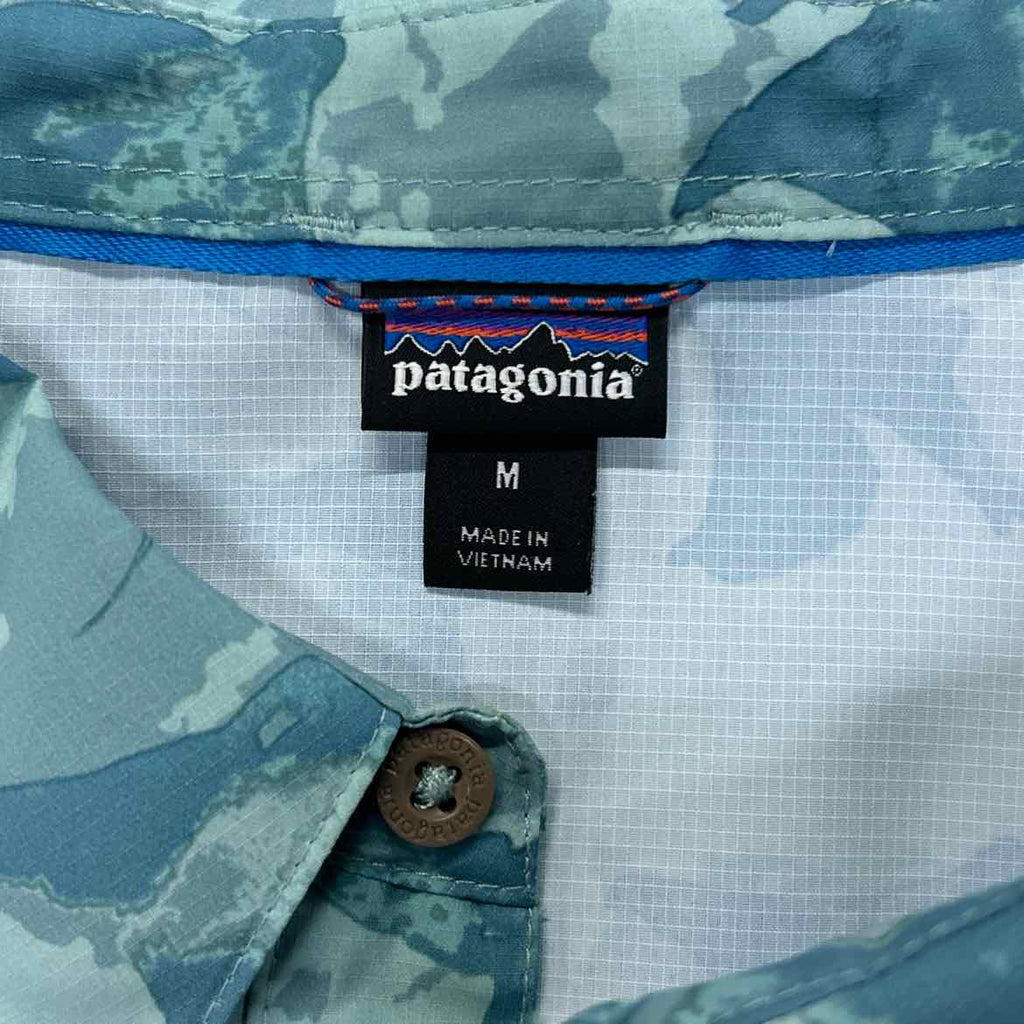Patagonia Size M Green MENS Button Down Shirt