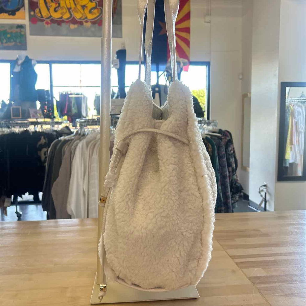On 34th Jyyll Sherpa Medium Tote