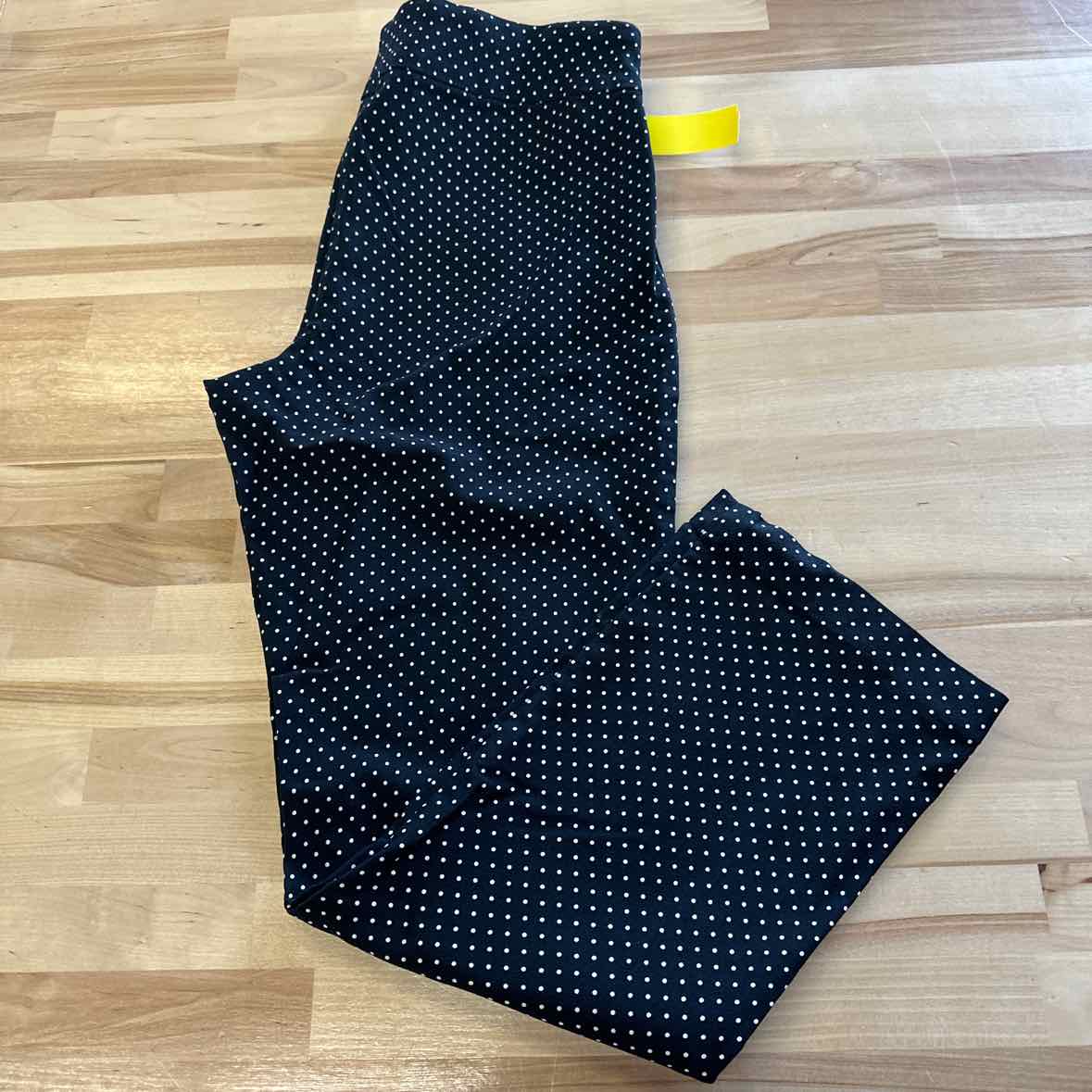 Attyre Size 8 BLACK & WHITE Pants