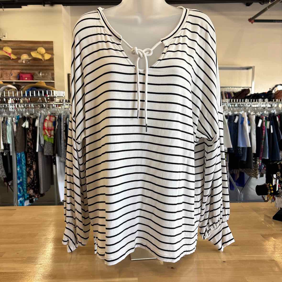 Cabi Size L White & Black Long Sleeve
