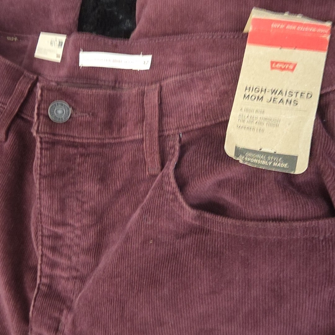 Levi Size 32 Maroon Pants