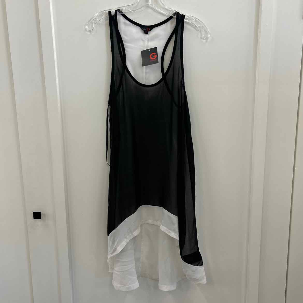 Guess Size M Black/White Tunic