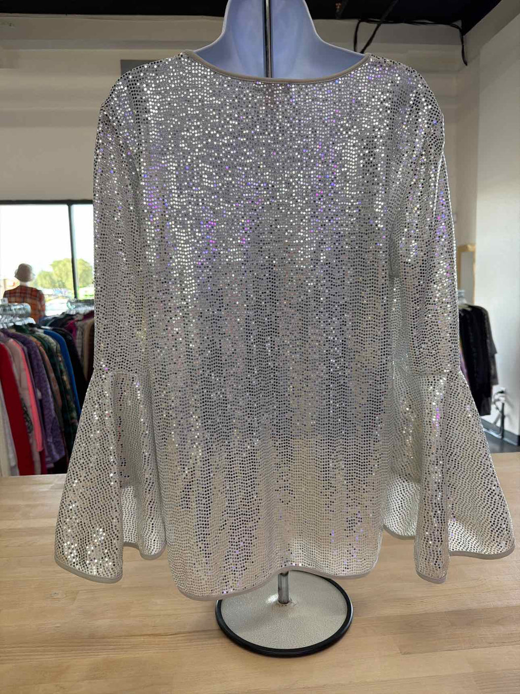 Vince Camuto Size L Silver Sequined Blouse