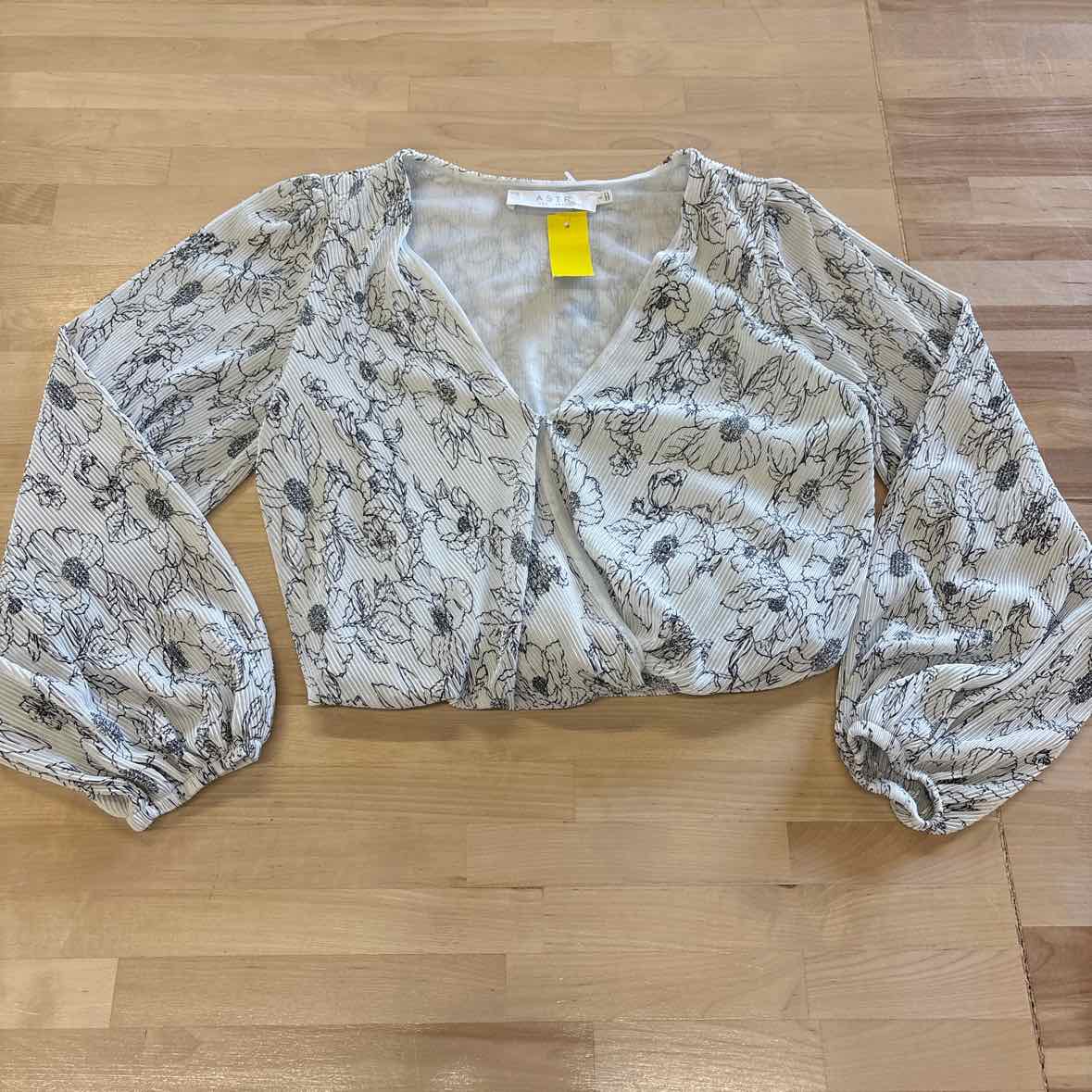 astr Size S White & Black Blouse