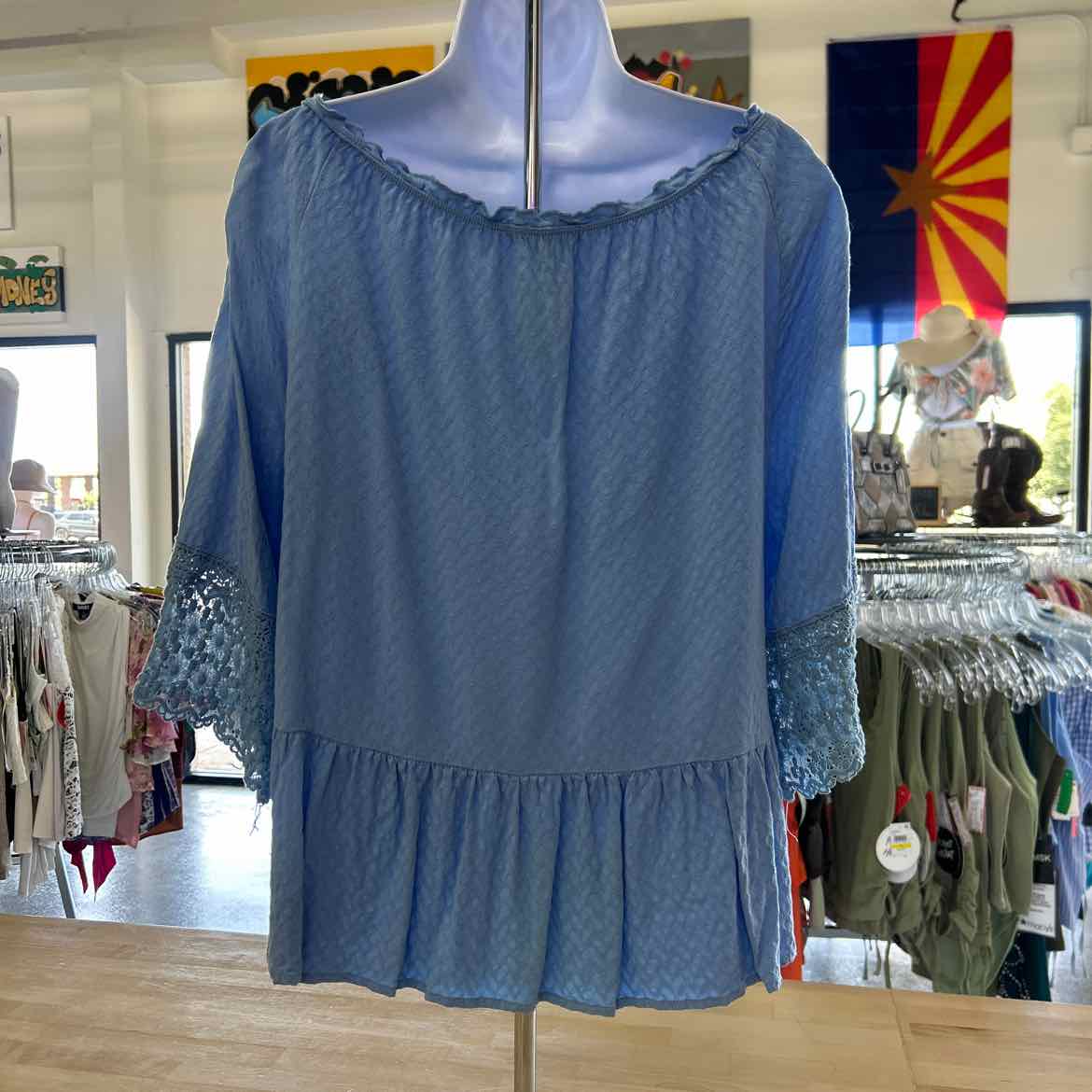 Democracy Size M Blue Rayon Preloved Blouse LS