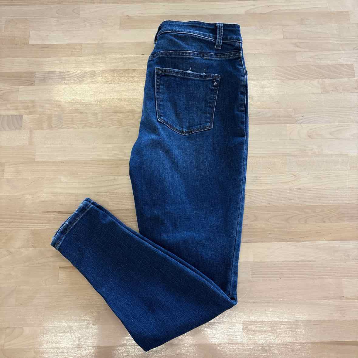 Maurices Size M Blue Jeans