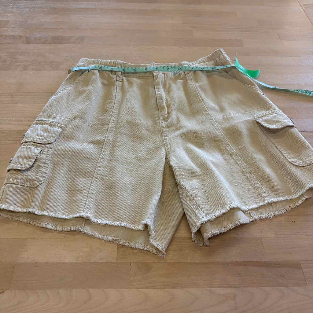 Angel Kiss Women Size M Beige Preloved Shorts