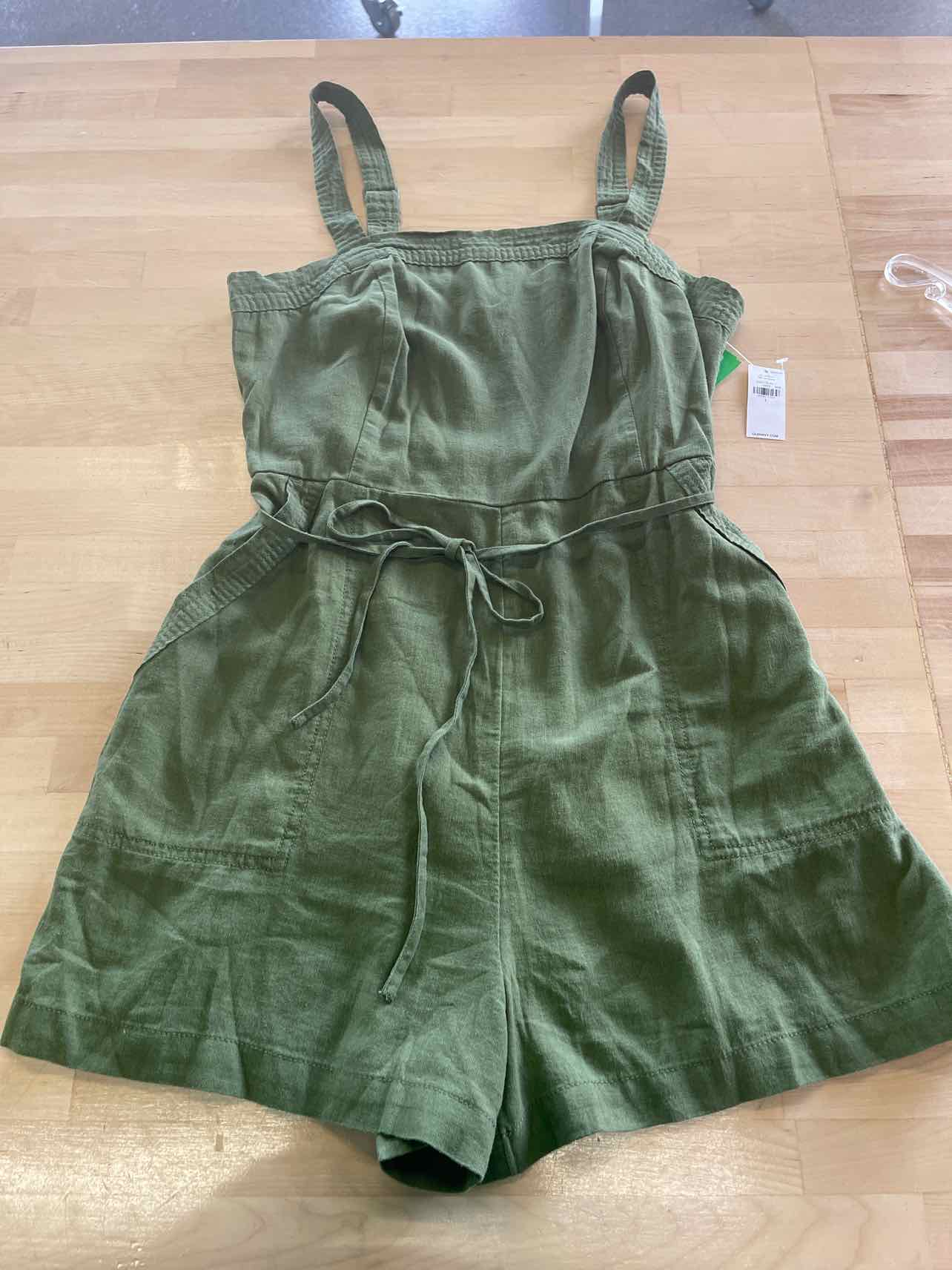 Old Navy Size L Green Preloved Romper
