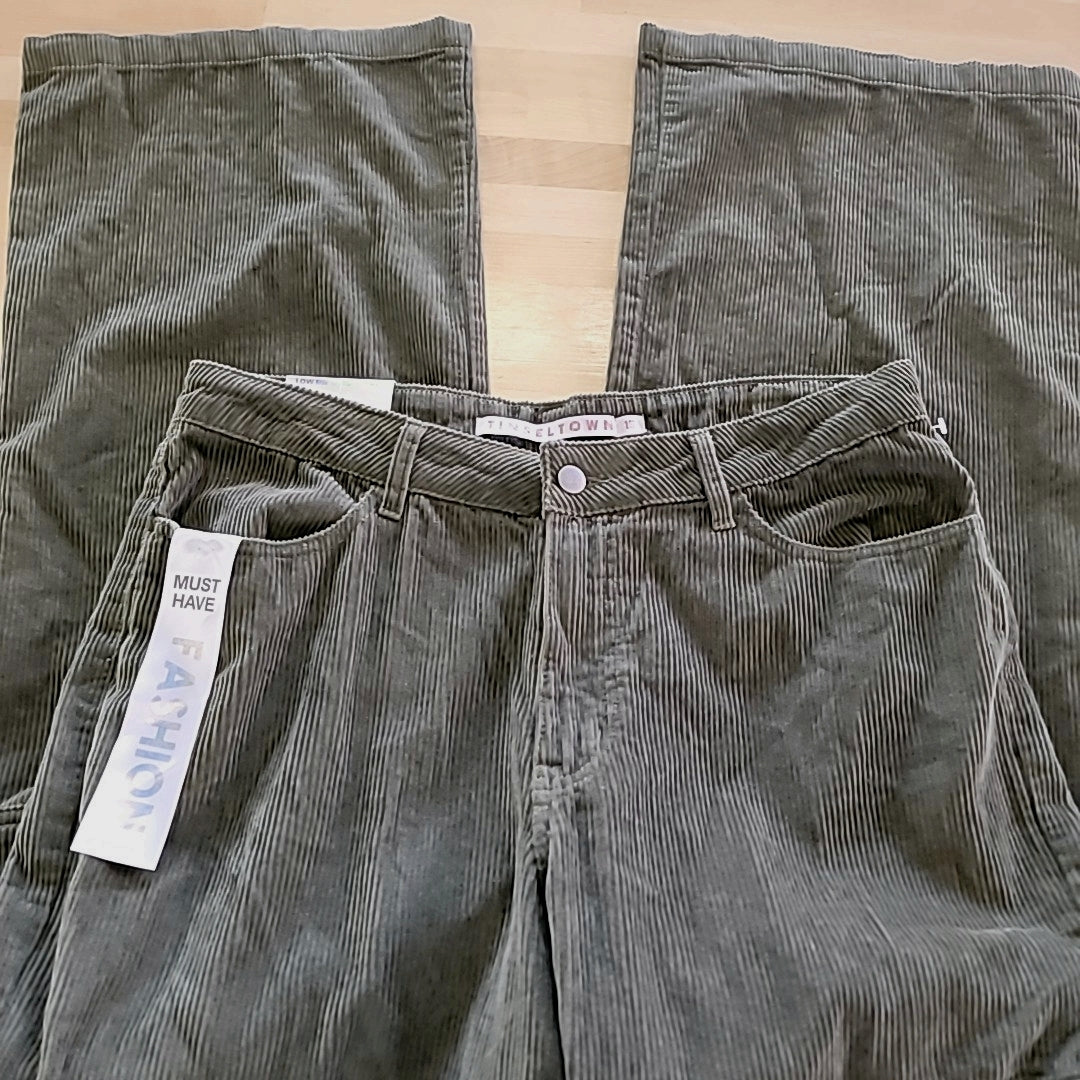 tinceltown Size 15 Cotton Corduroy Low-Rise Cargo Jeans - Green