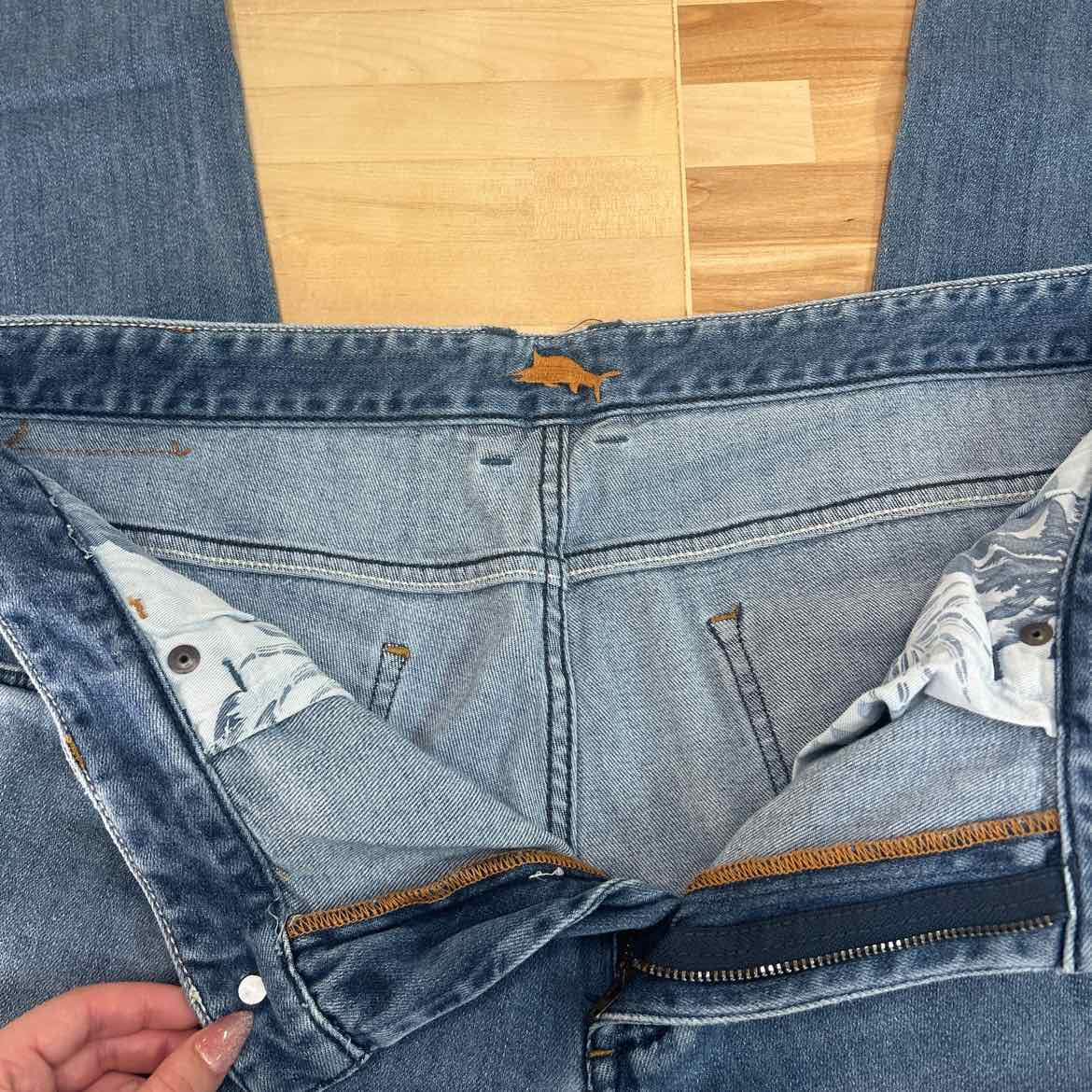 Tommy Bahama Size 38x32 Blue MENS Jeans