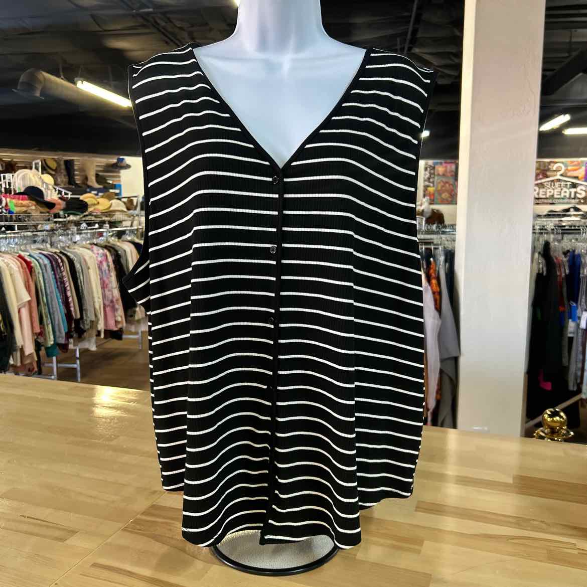 Frankee & Skylarr Size 3X Black Preloved Sleeveless