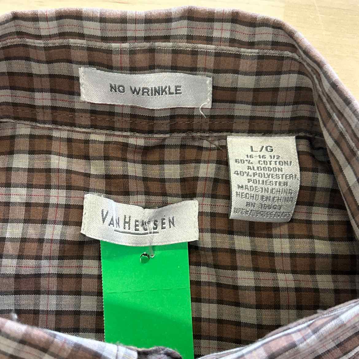 Van Huesen Size L Tan Preloved MENS Button Down Shirt