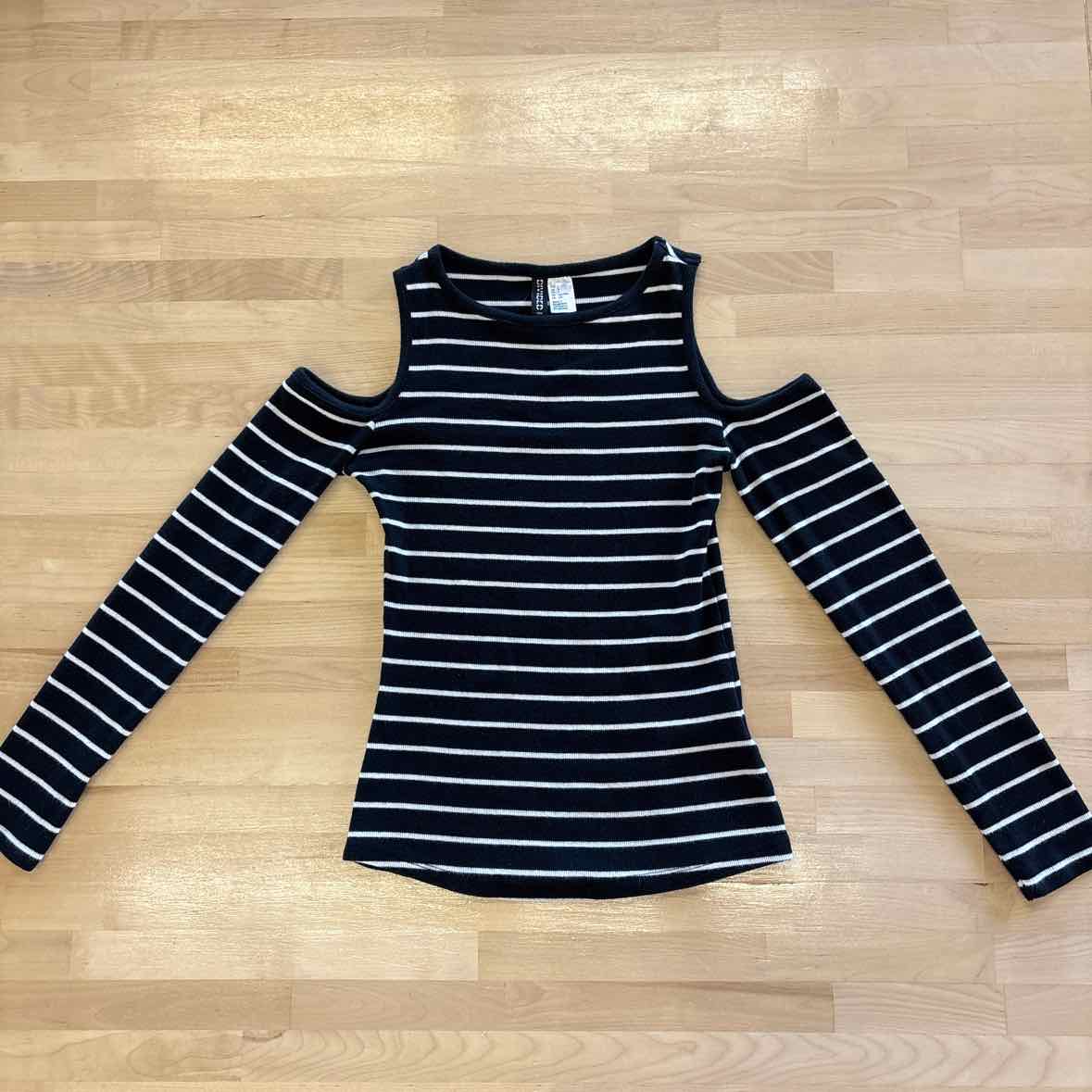 Divided Size S Black/White Long Sleeve
