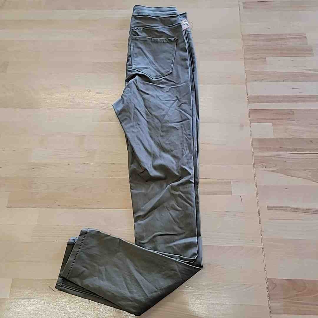 Almost Famous Size 1 Super High Rise Skinny Faux Leather Green Pants NWT