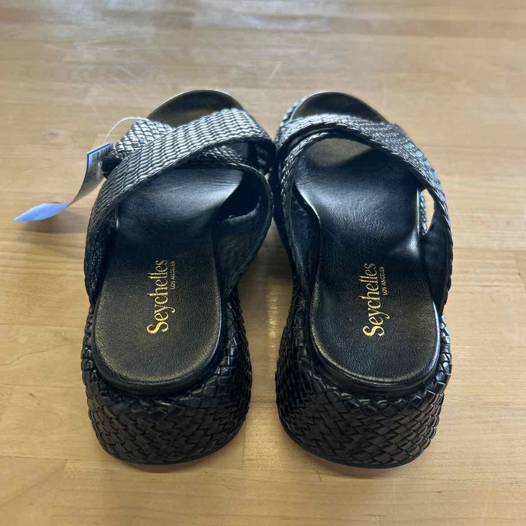 Seychelle's Size 6 Black Preloved Sandals