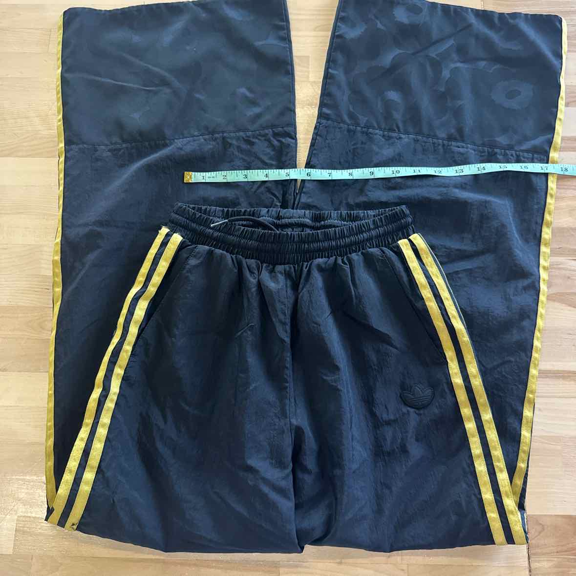 Adidas Size XS Black Preloved Pants