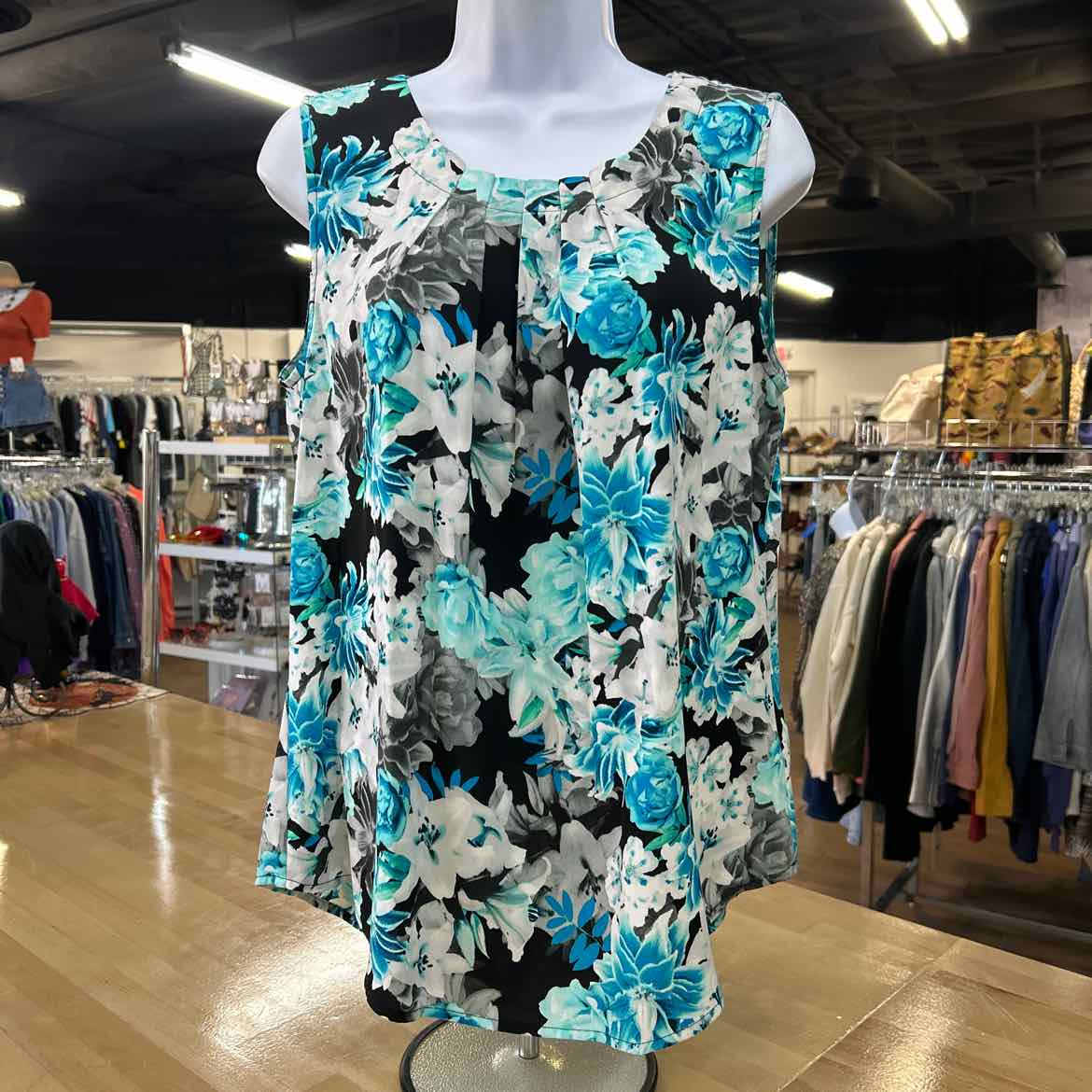 Calvin Klein Size L Blue Preloved Sleeveless