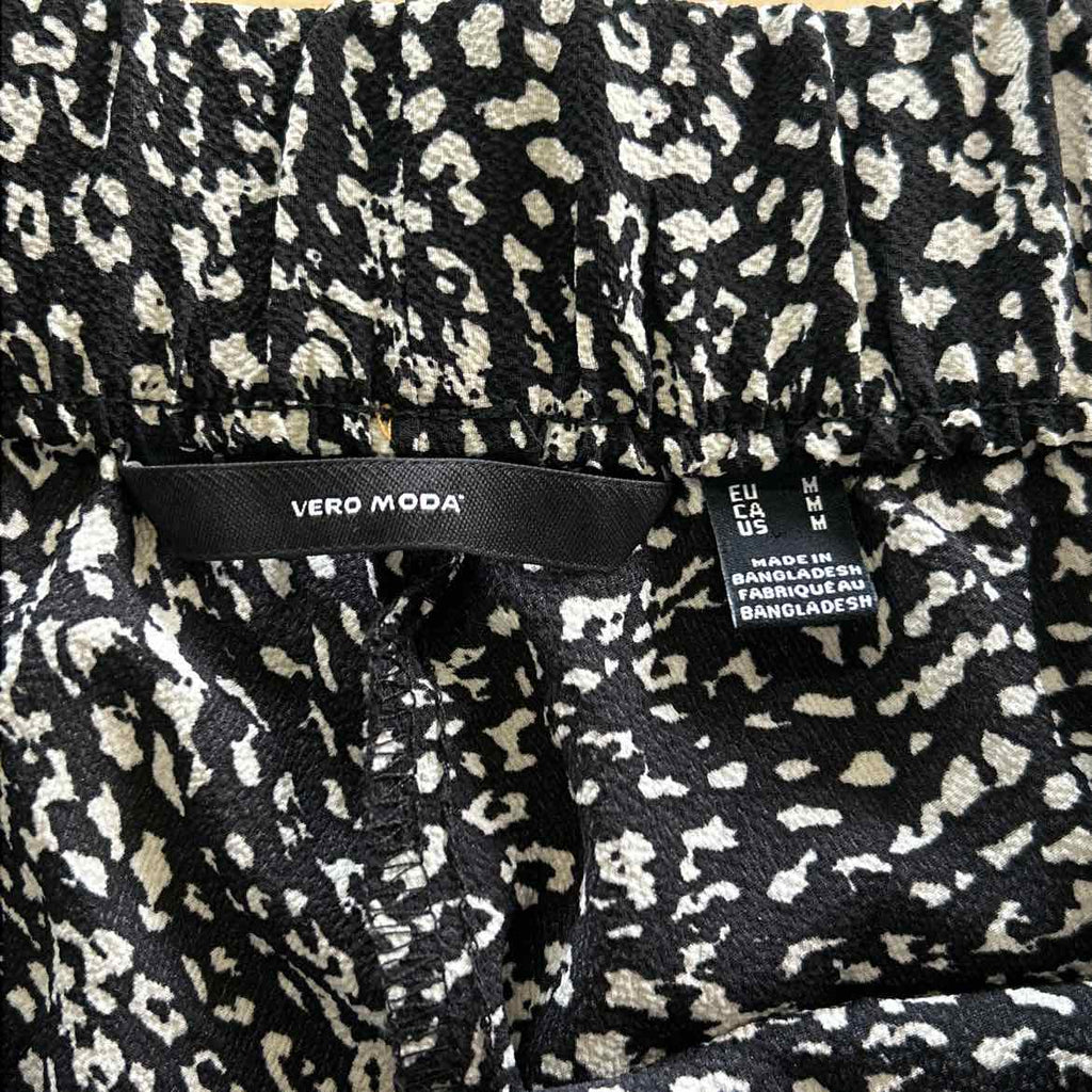 VeroModa Size M Black White Preloved Skirt