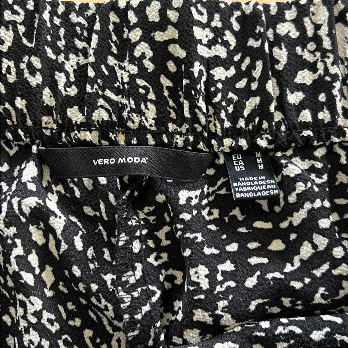 VeroModa Size M Black White Preloved Skirt