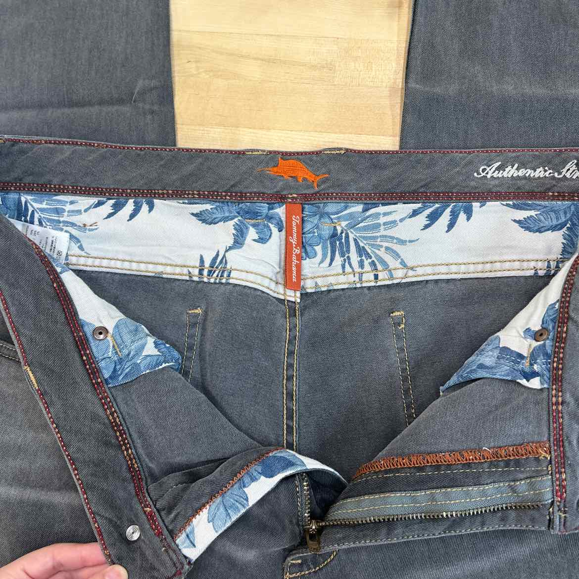 Tommy Bahama Size 38x32 Gray MENS Jeans