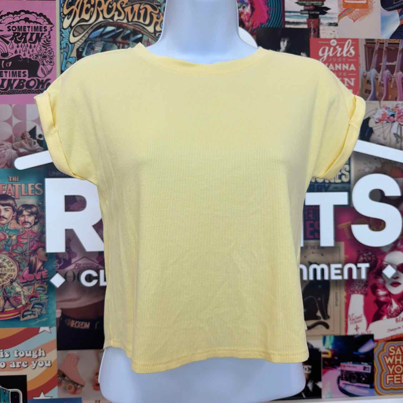hippie rose Size XS Cuffed Short-Sleeve Tee