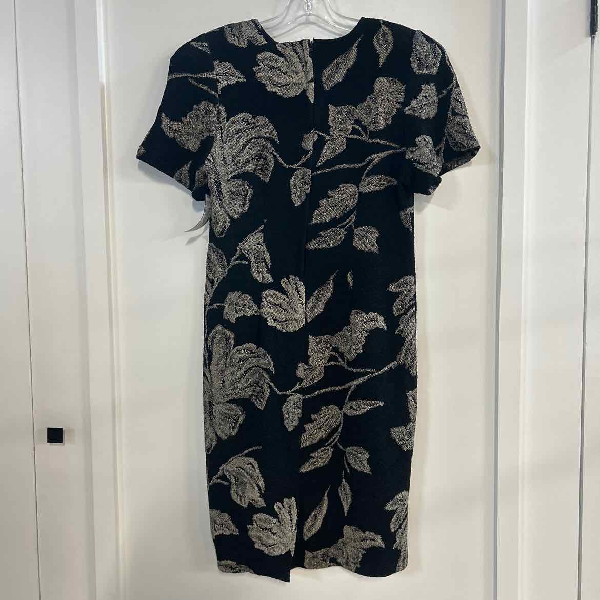 Sae Wyun Fashion Size L/XL Black Beige Knit Dress
