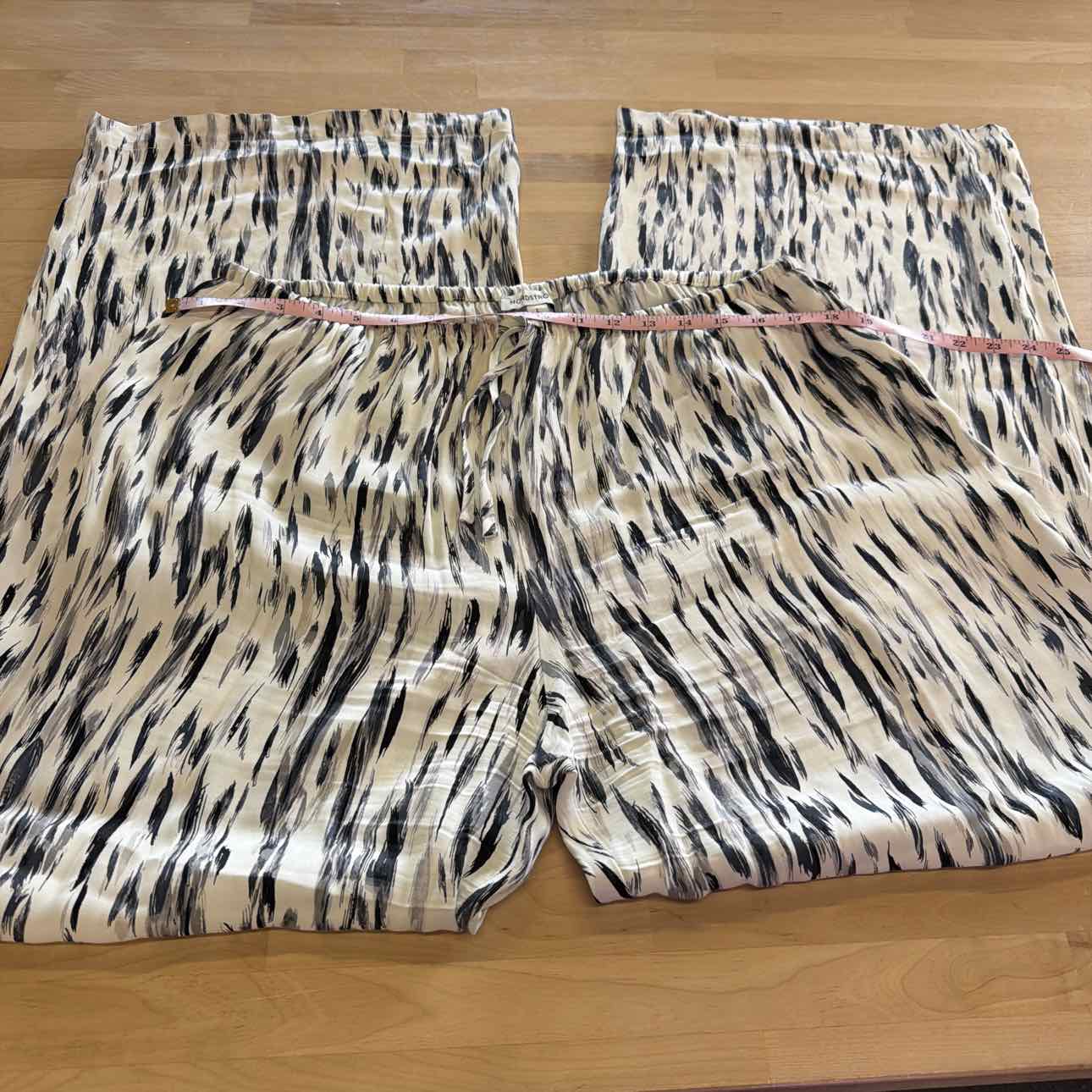 Nordstrom Rack Size L Black/White Preloved Pants