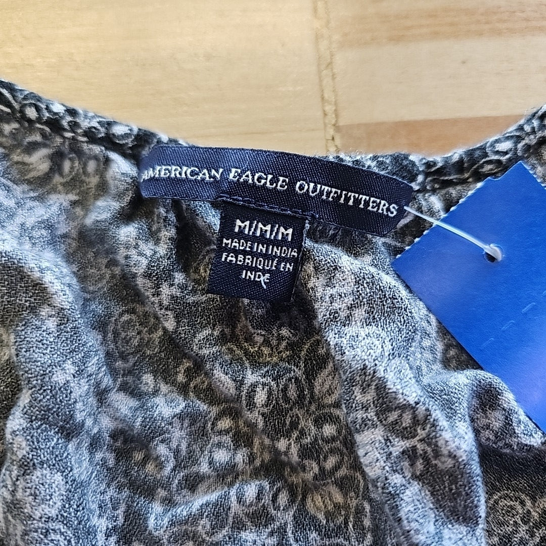 American Eagle Size M BLACK & WHITE Blouse