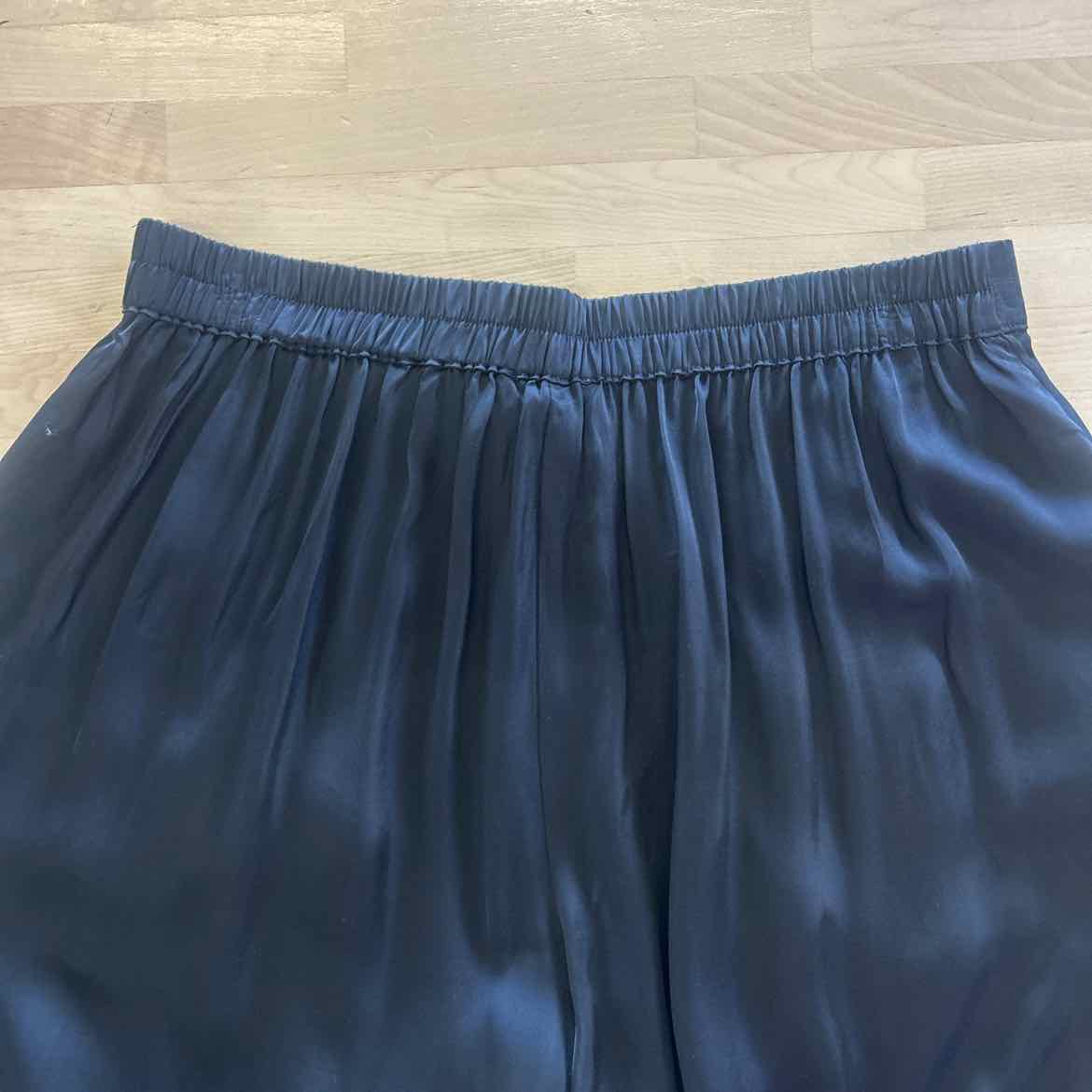Anthropologie Size M Black viscose Preloved Pants