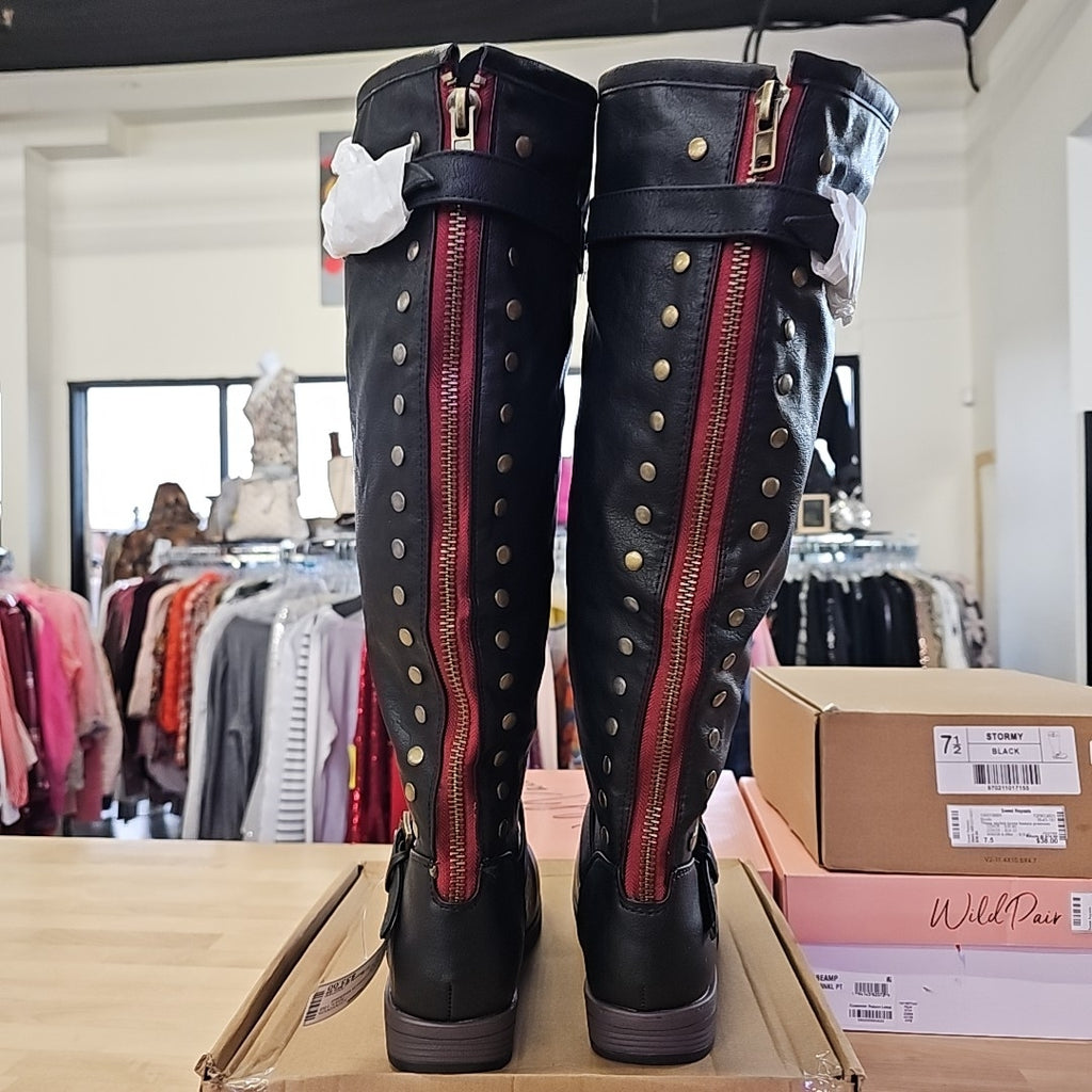 Journee Size 9.5 Black Boots