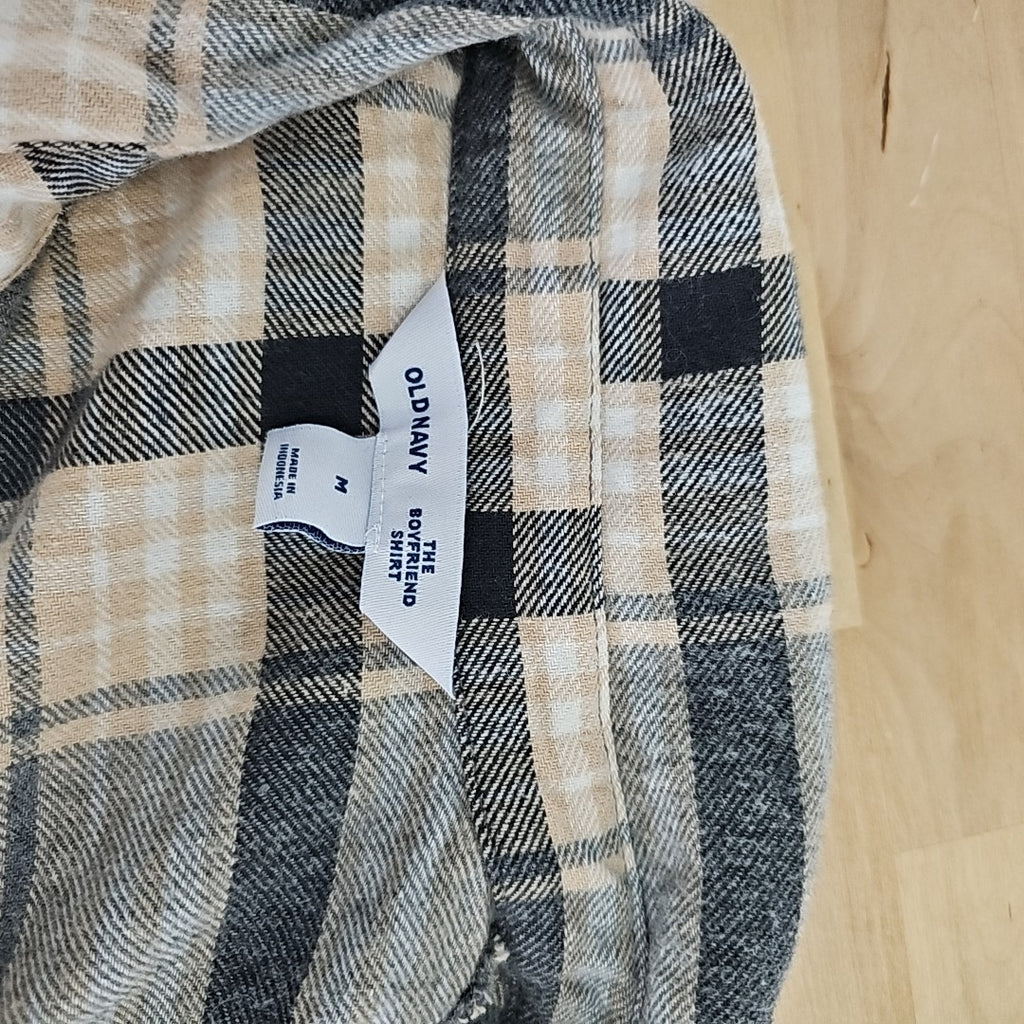 Old Navy Size M White & Black flannel
