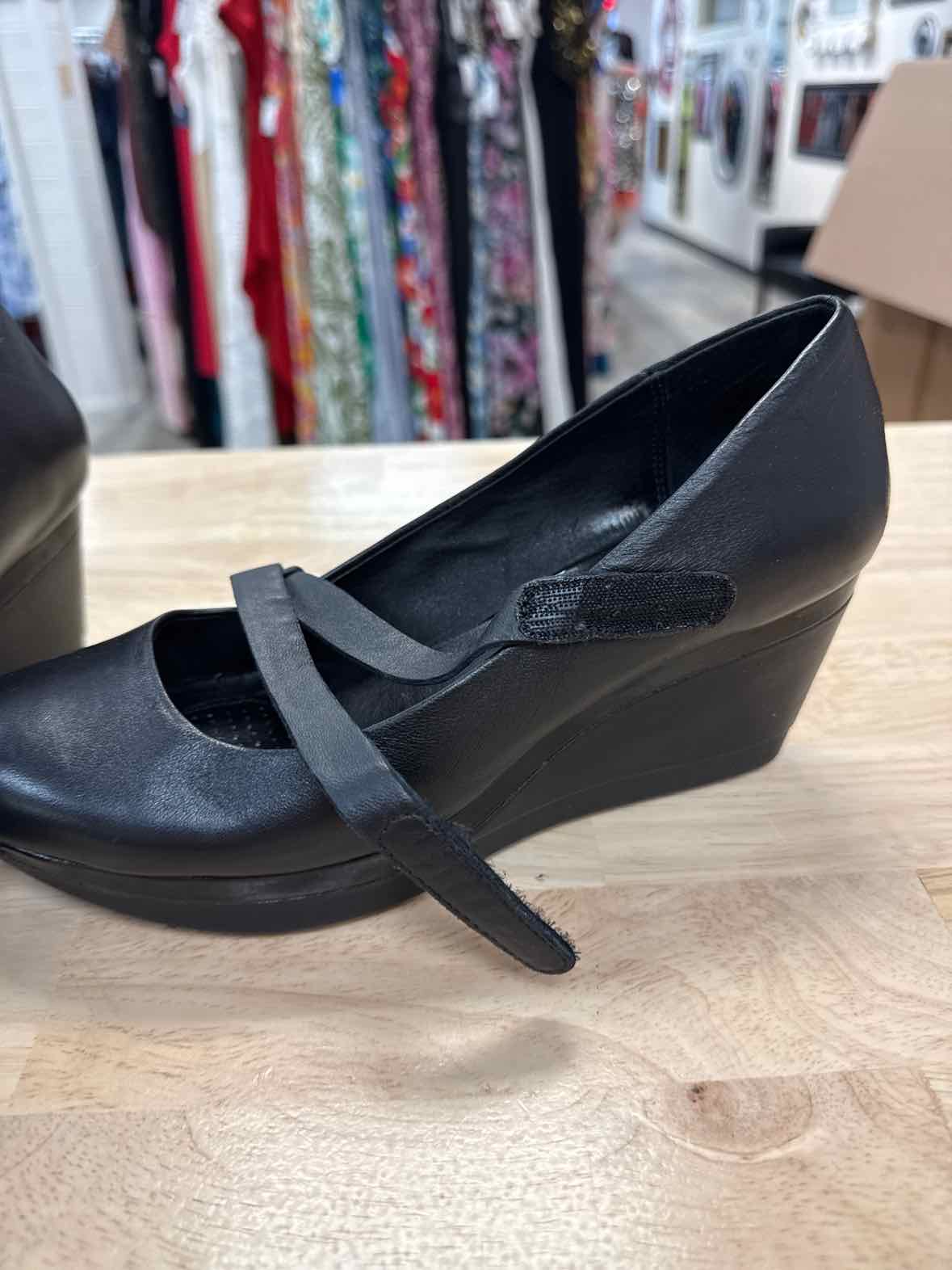 Tsubo Size 7.5 Black Leather Preloved Maryjane Wedges