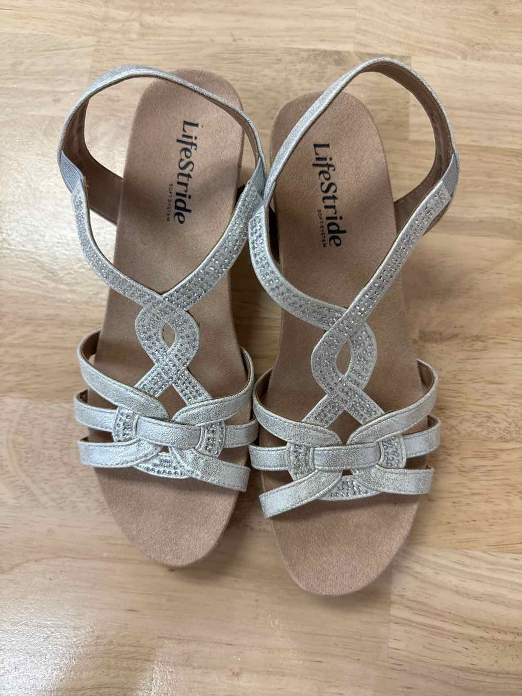 Lifestride Size 6 Silver Preloved Wedge Sandals