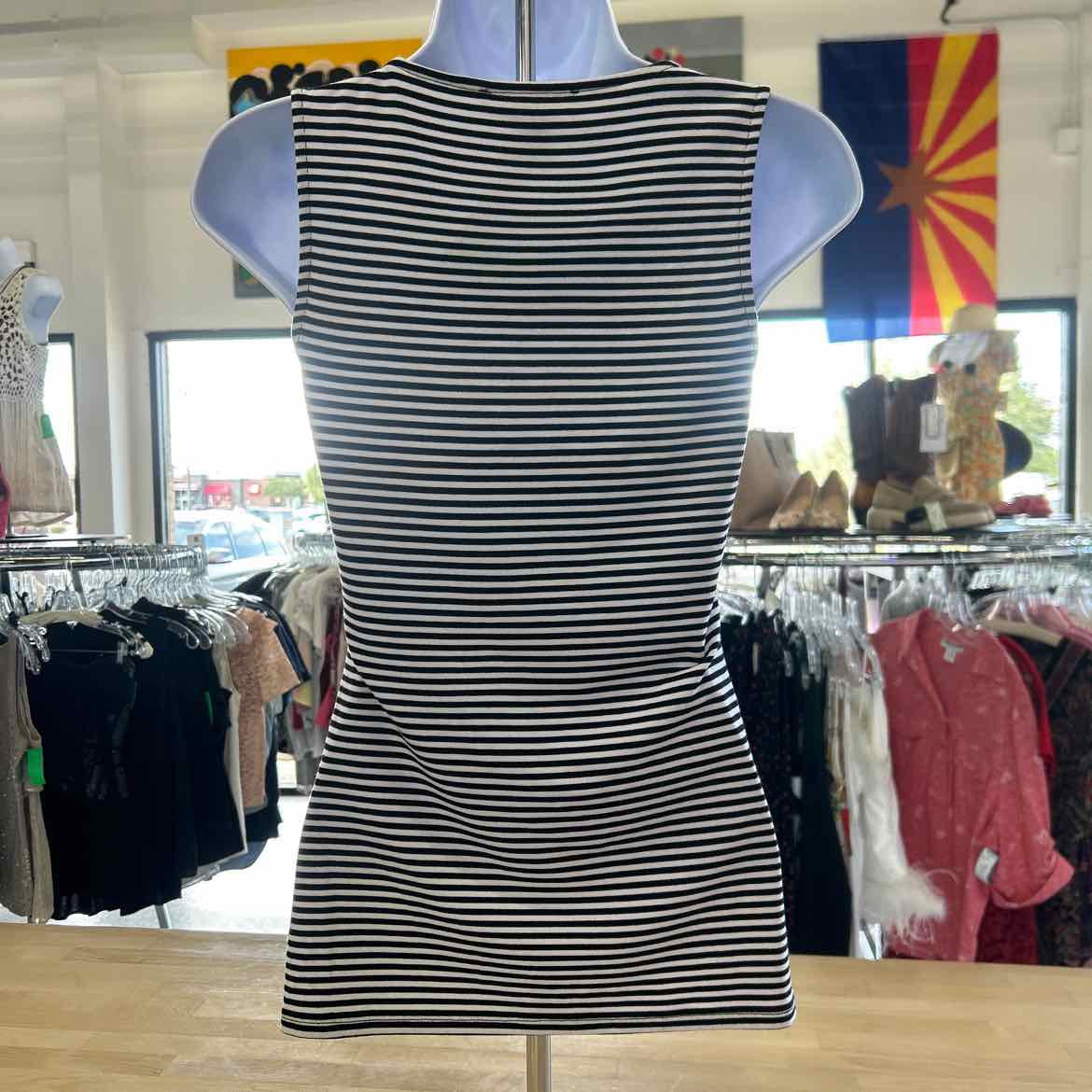 White House Black Market Size XXS Black/White Preloved Tank