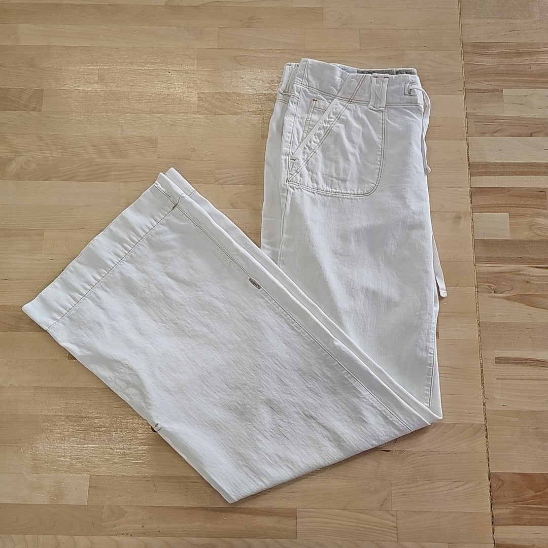 Gap Size 6 White Pants