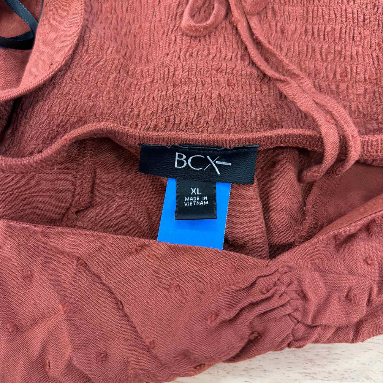 BCX Size XL Clip-Dot Sweetheart-Neck Top