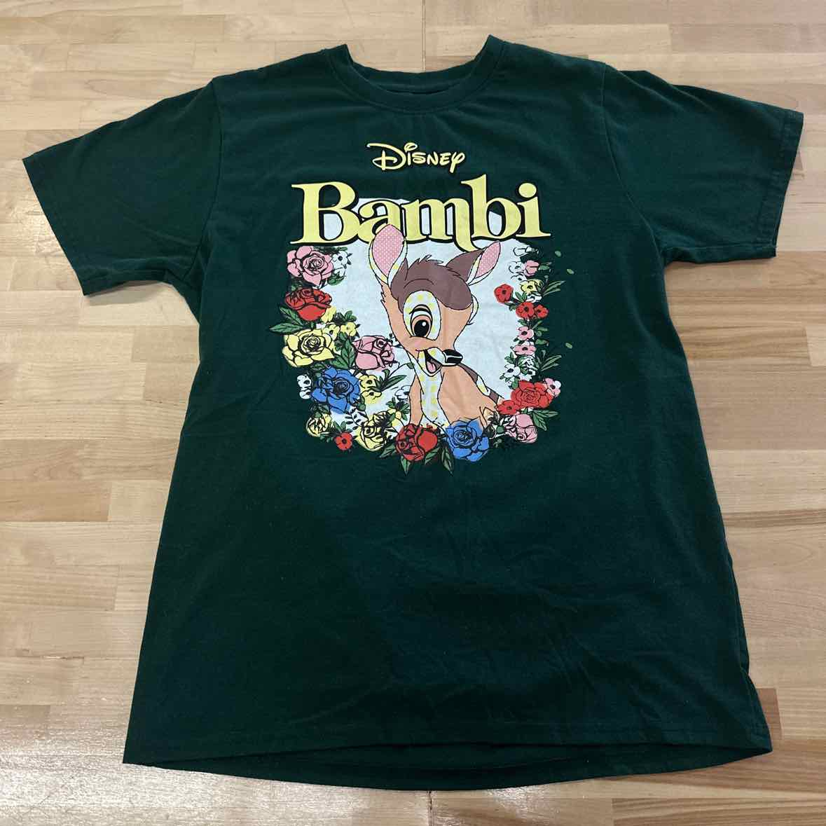 Disney Size M Green T-shirt