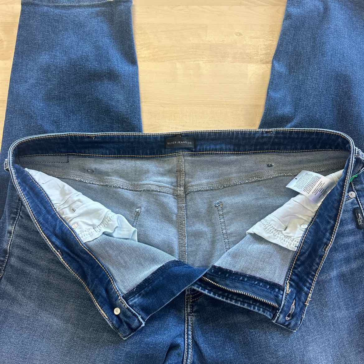 Silver Jean Co. Size 40x30 dark blue MENS Jeans