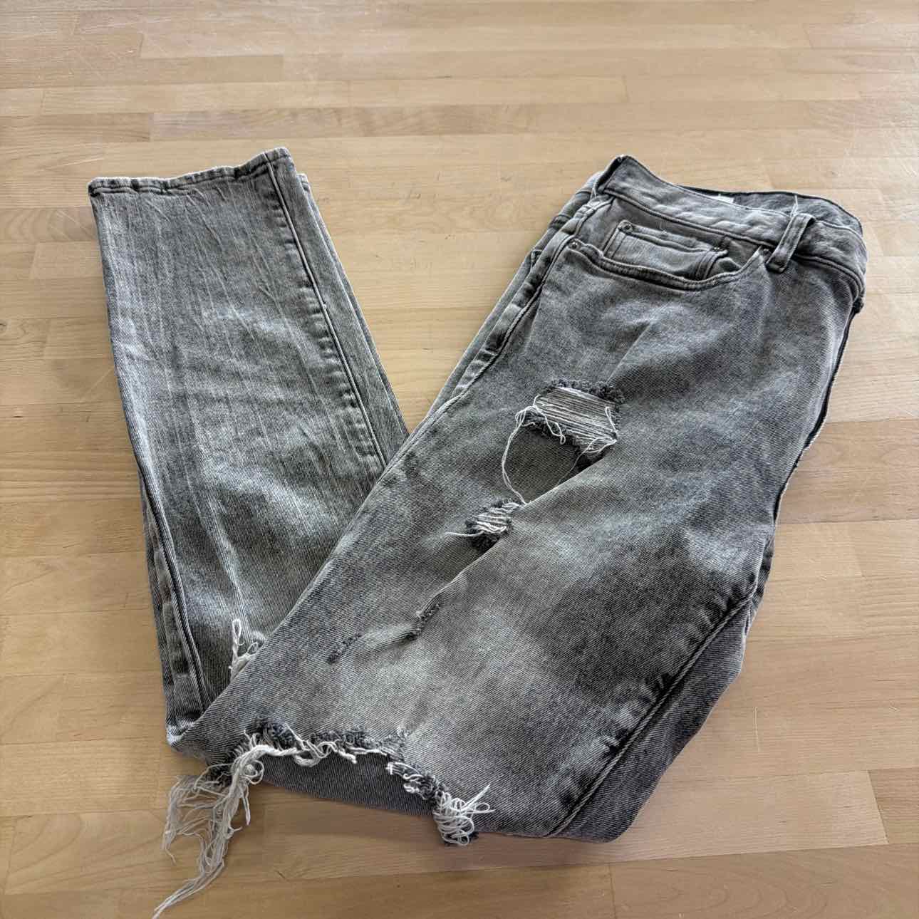 Pacsun Size 32x30  Gray MENS Distressed SkinnyJeans