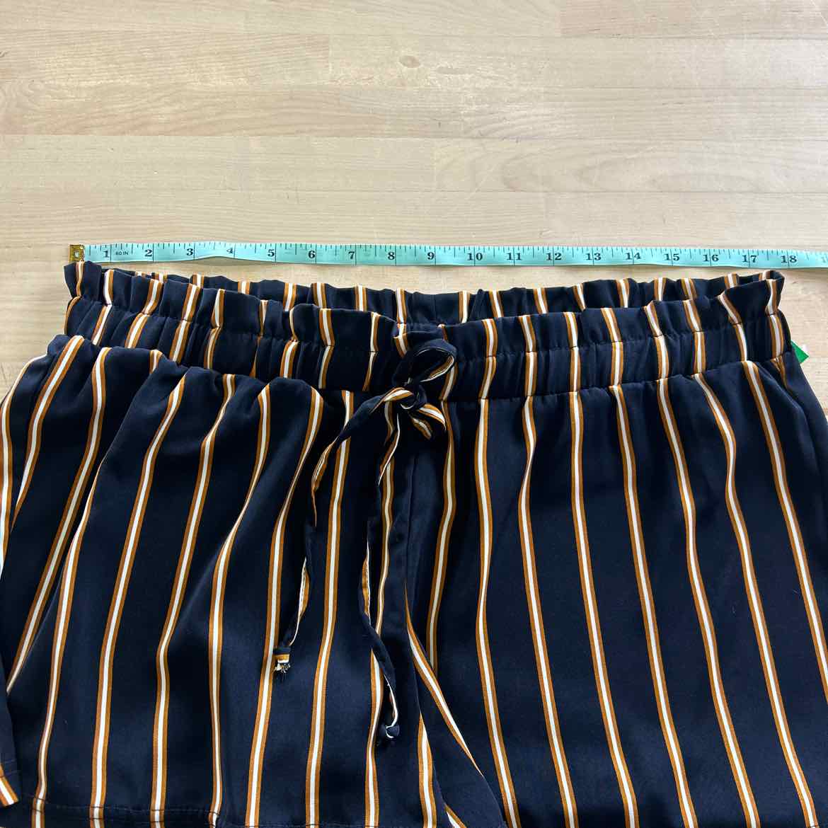 Like an Angel Women Size 1X Navy Preloved Shorts