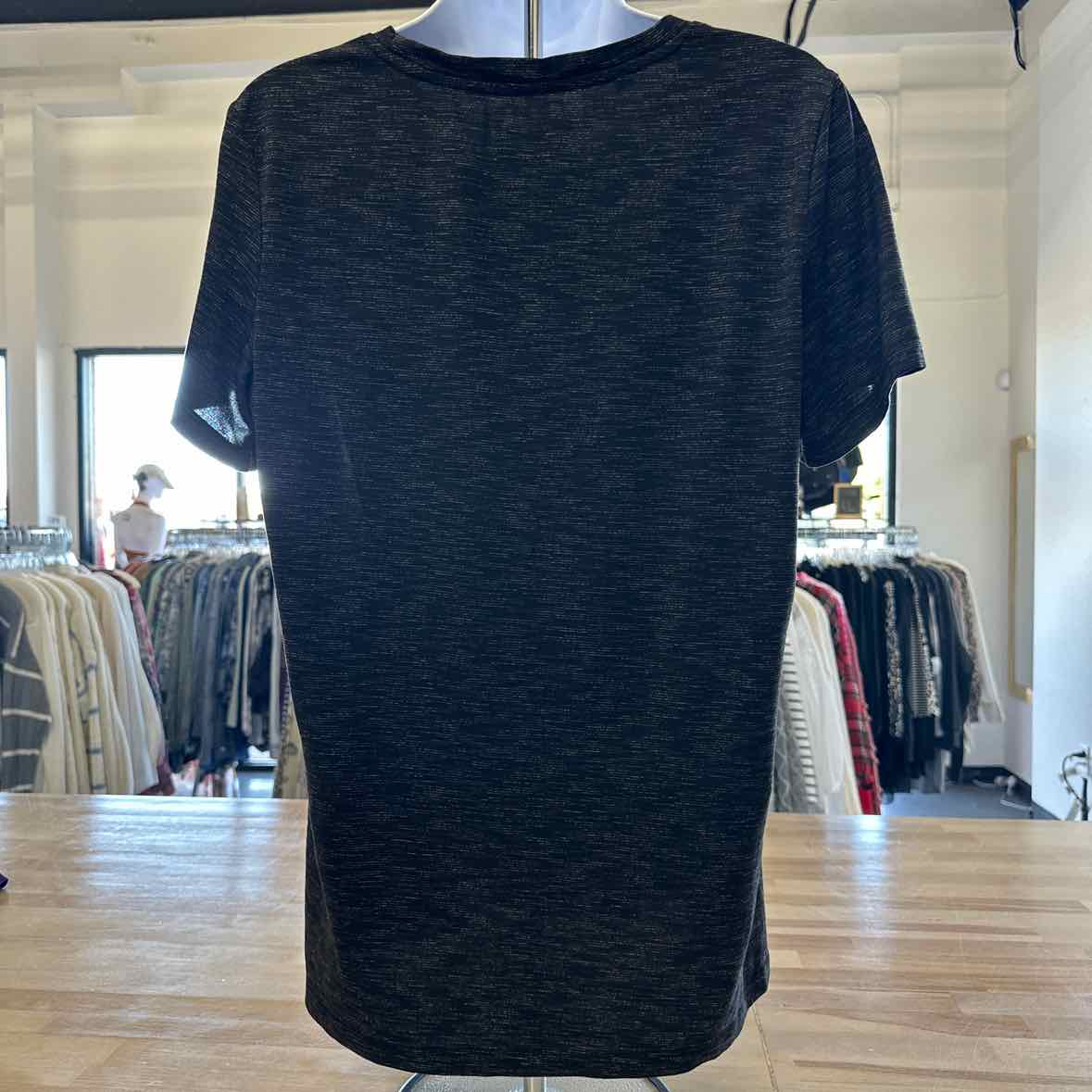 mondetta Size M Gray T-shirt