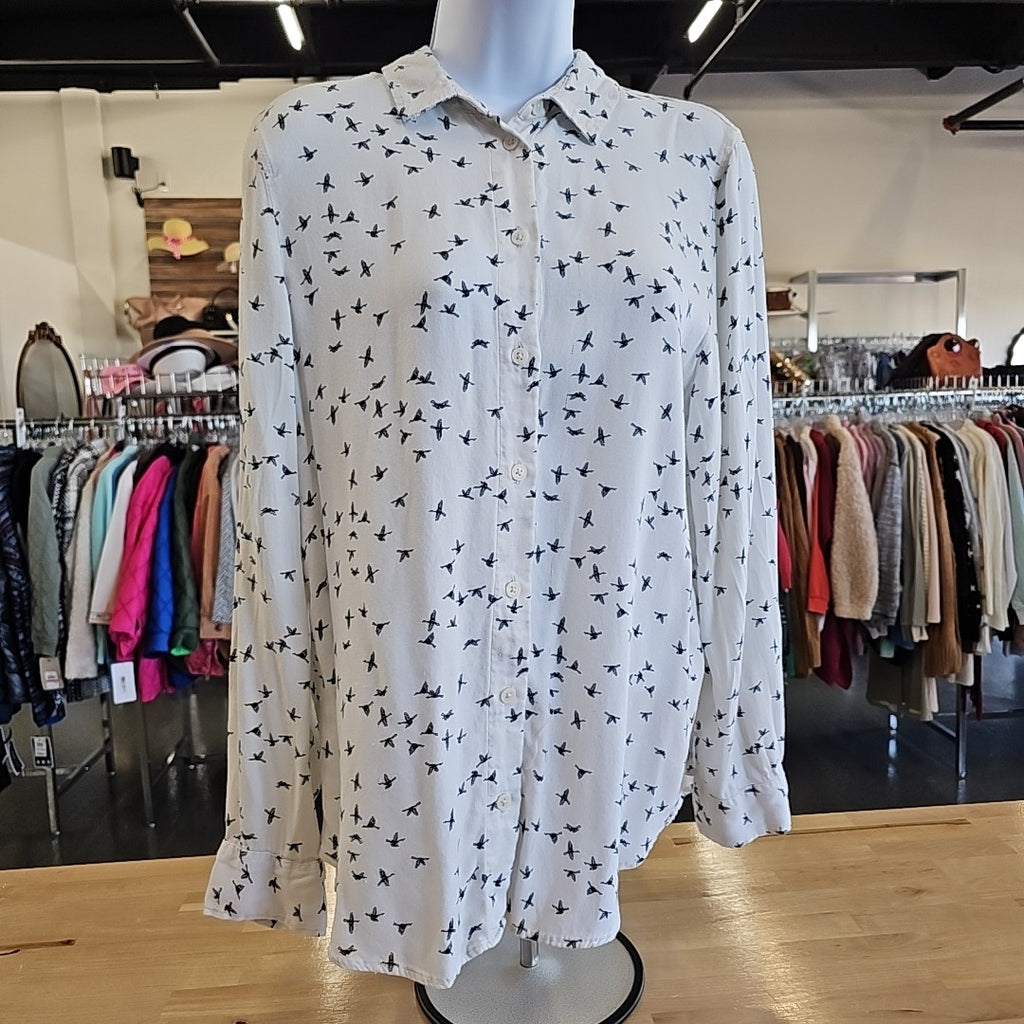 Banana Republic Size M White Button Down Shirt