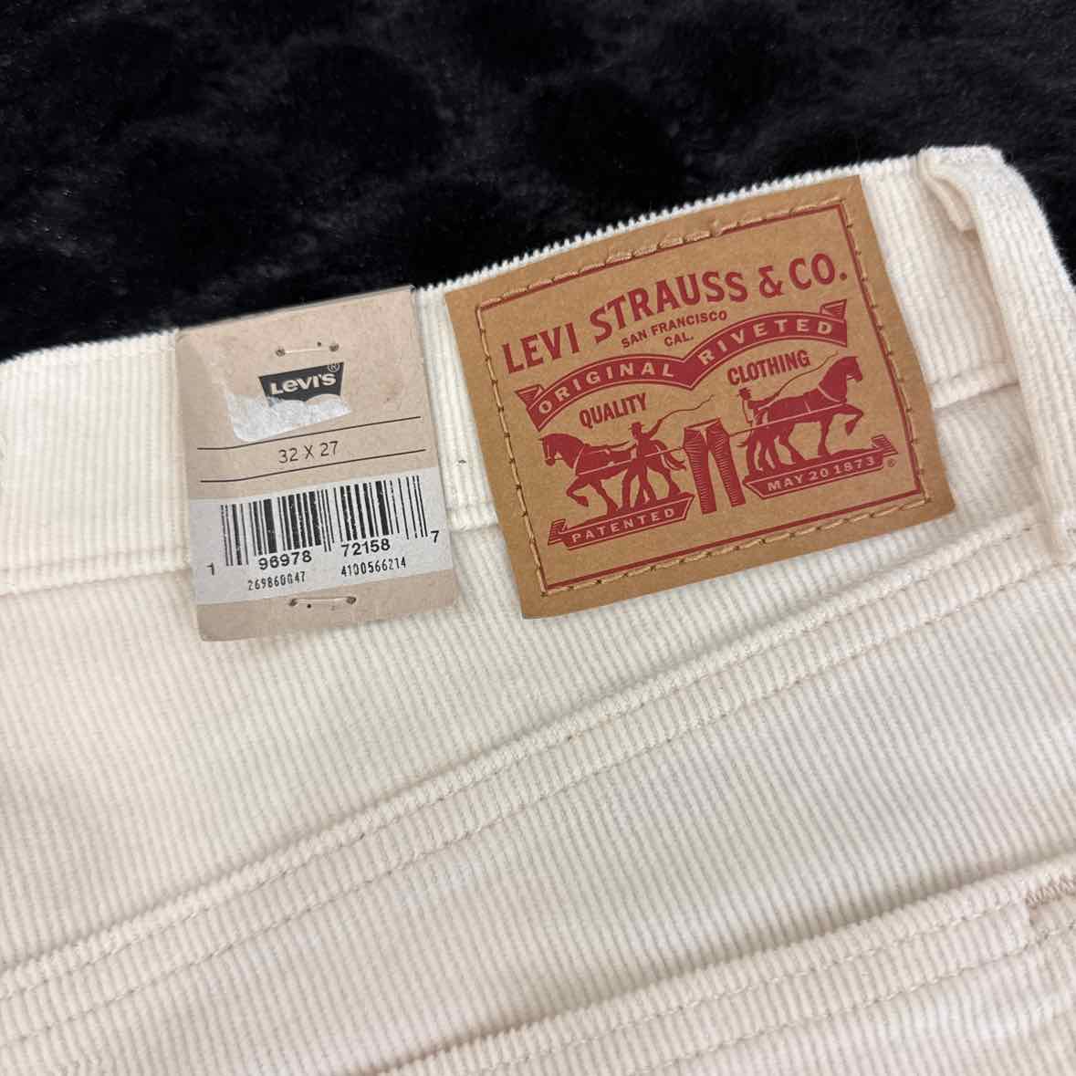 Levi Size 32 X 27 Cream Corduroy High Waisted Mom Jeans Pants