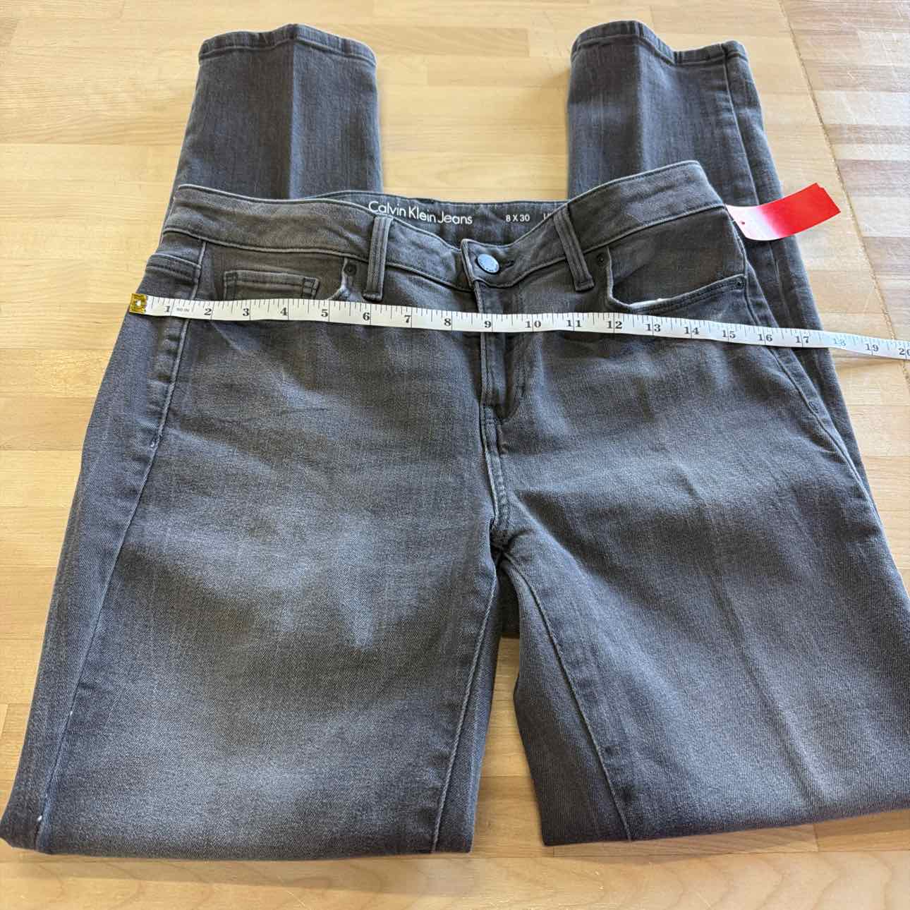 Calvin Klein Size 8 Gray Denim Preloved Jeans