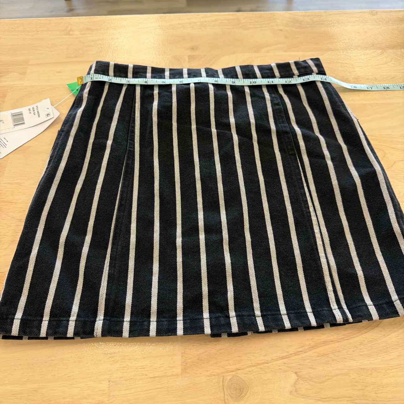Hurley Size 24 Juniors' Sloan Button-Front Mini Skirt - Black