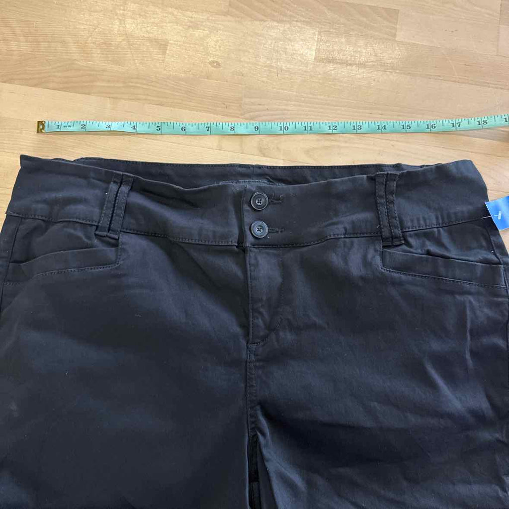 Torrid Women Size 16 Black Preloved Shorts