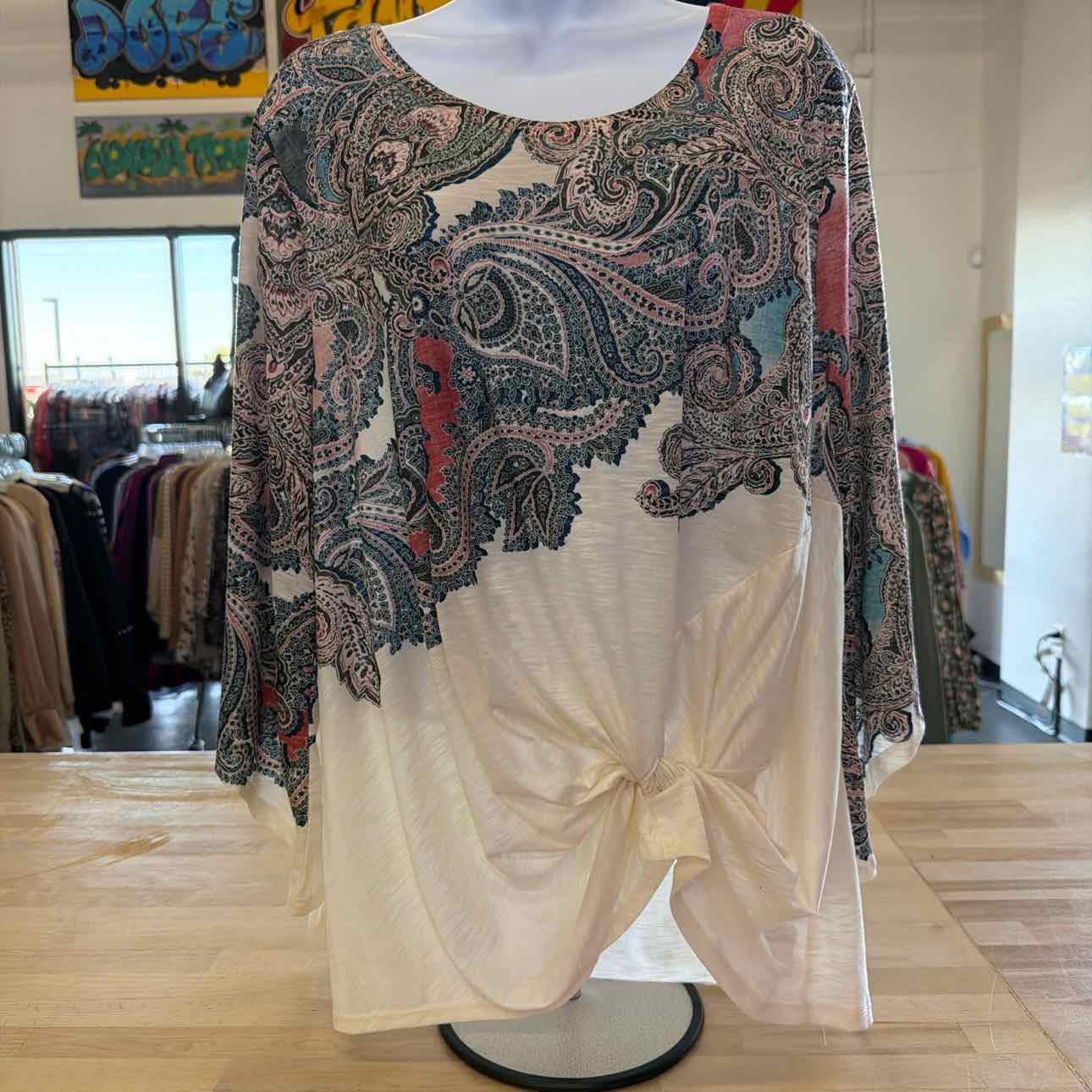 one world Size 2X Multi-Color Preloved Blouse