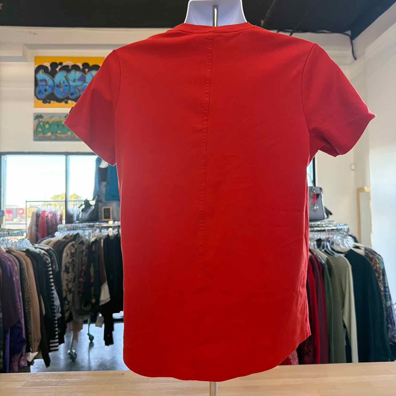 Alphalete Size L Red Preloved MENS T-shirt