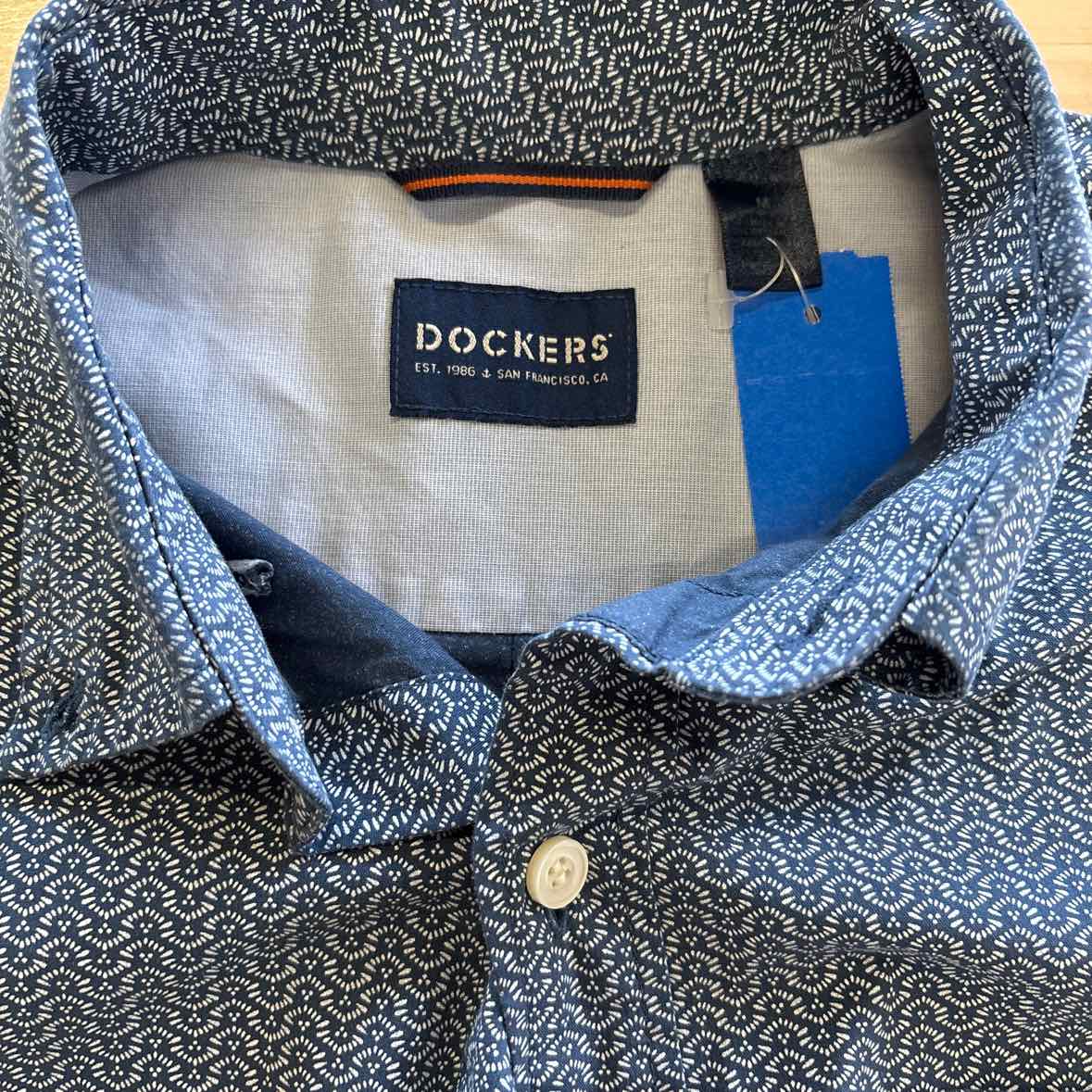 dockers Men's Size M Blue MENS Button Down Shirt