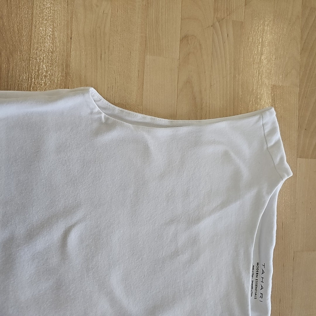 Tahari Size M White Sleeveless